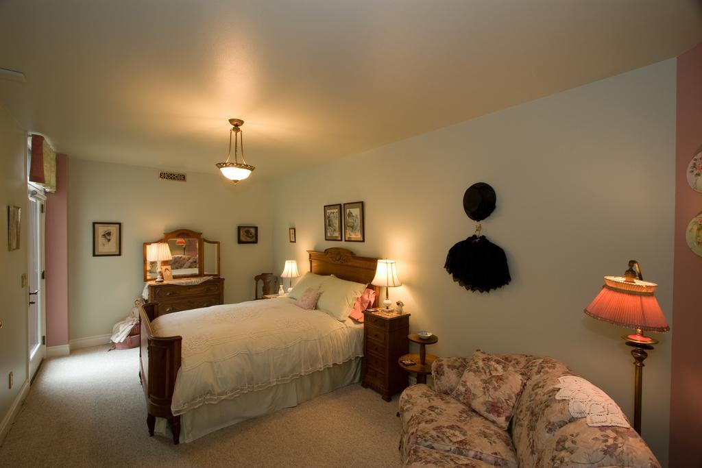 Idahome Bed And Breakfast Пост-Фолс Екстер'єр фото